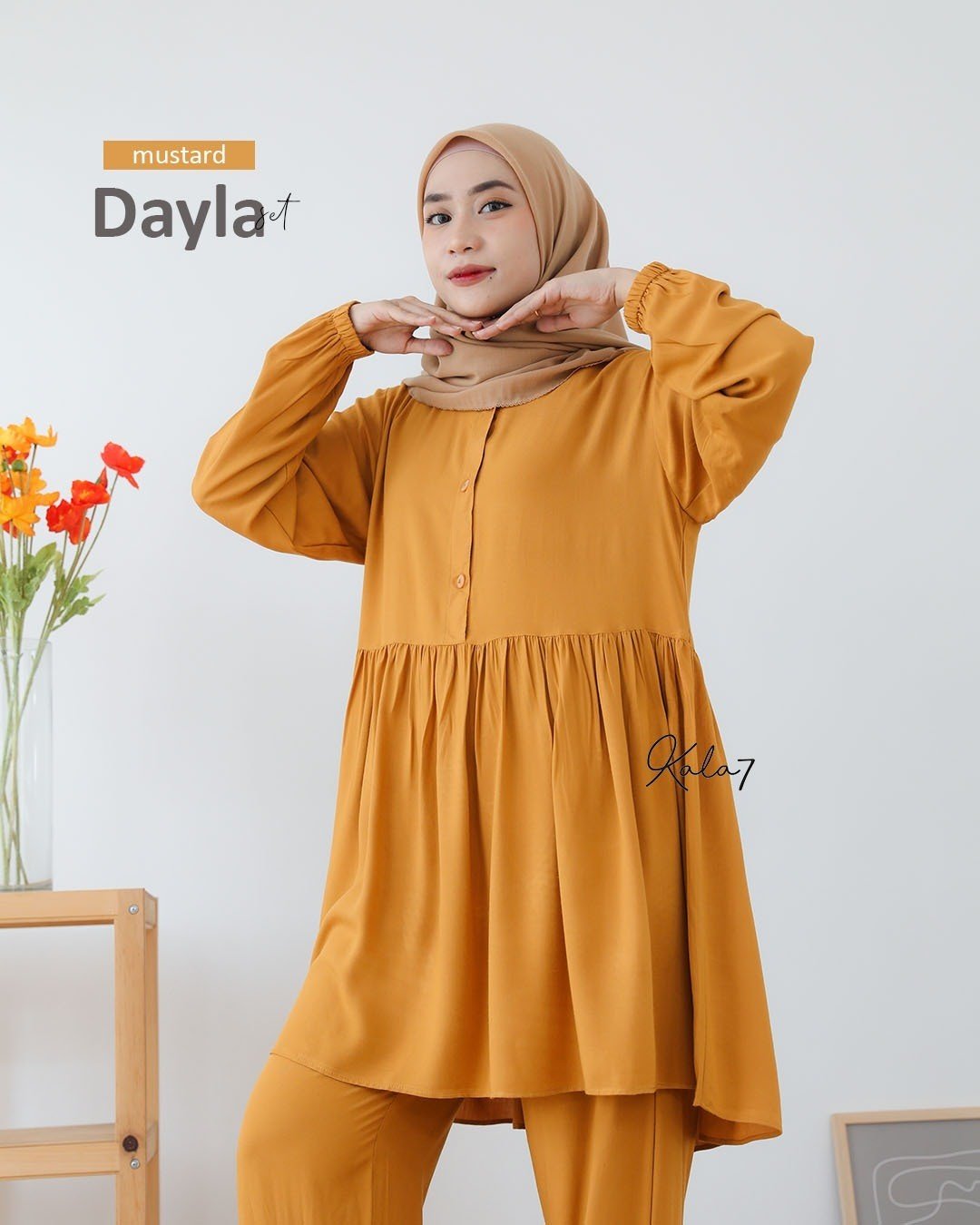 LINE_ALBUM_Dayla,Rinjani,Senja,LUIZA, Azqila,_221115_0