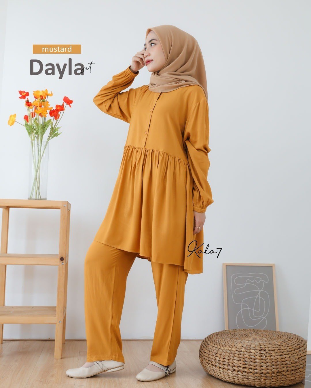 LINE_ALBUM_Dayla,Rinjani,Senja,LUIZA, Azqila,_221115_0