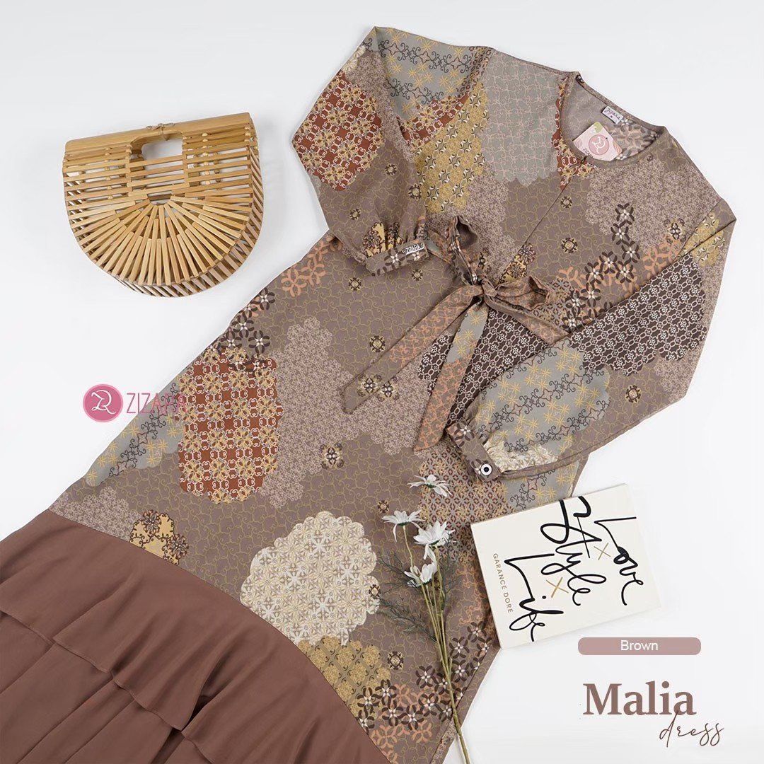 LINE_ALBUM_Belinda,Malia,Lika,Zalka_221226_0_0