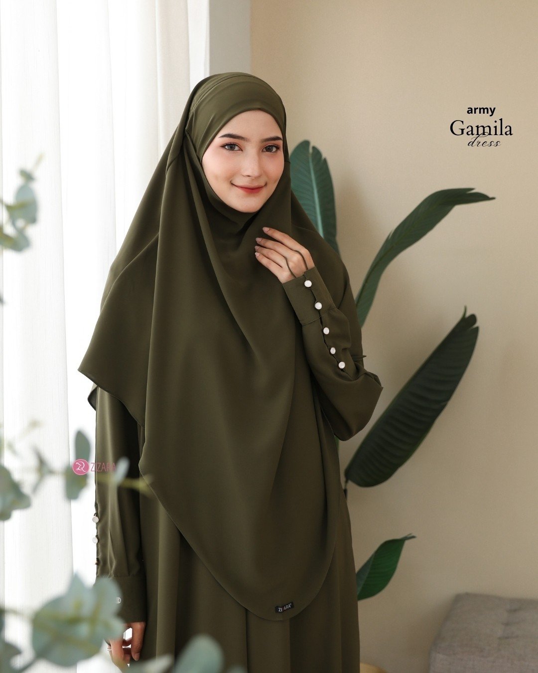 LINE_ALBUM_Gamila,Galina,Ghalia_240531_36