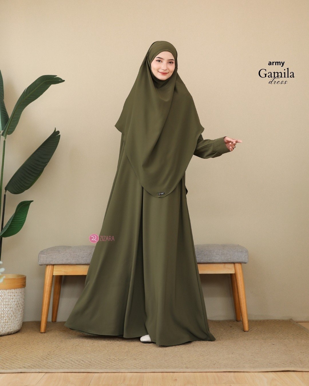 LINE_ALBUM_Gamila,Galina,Ghalia_240531_36